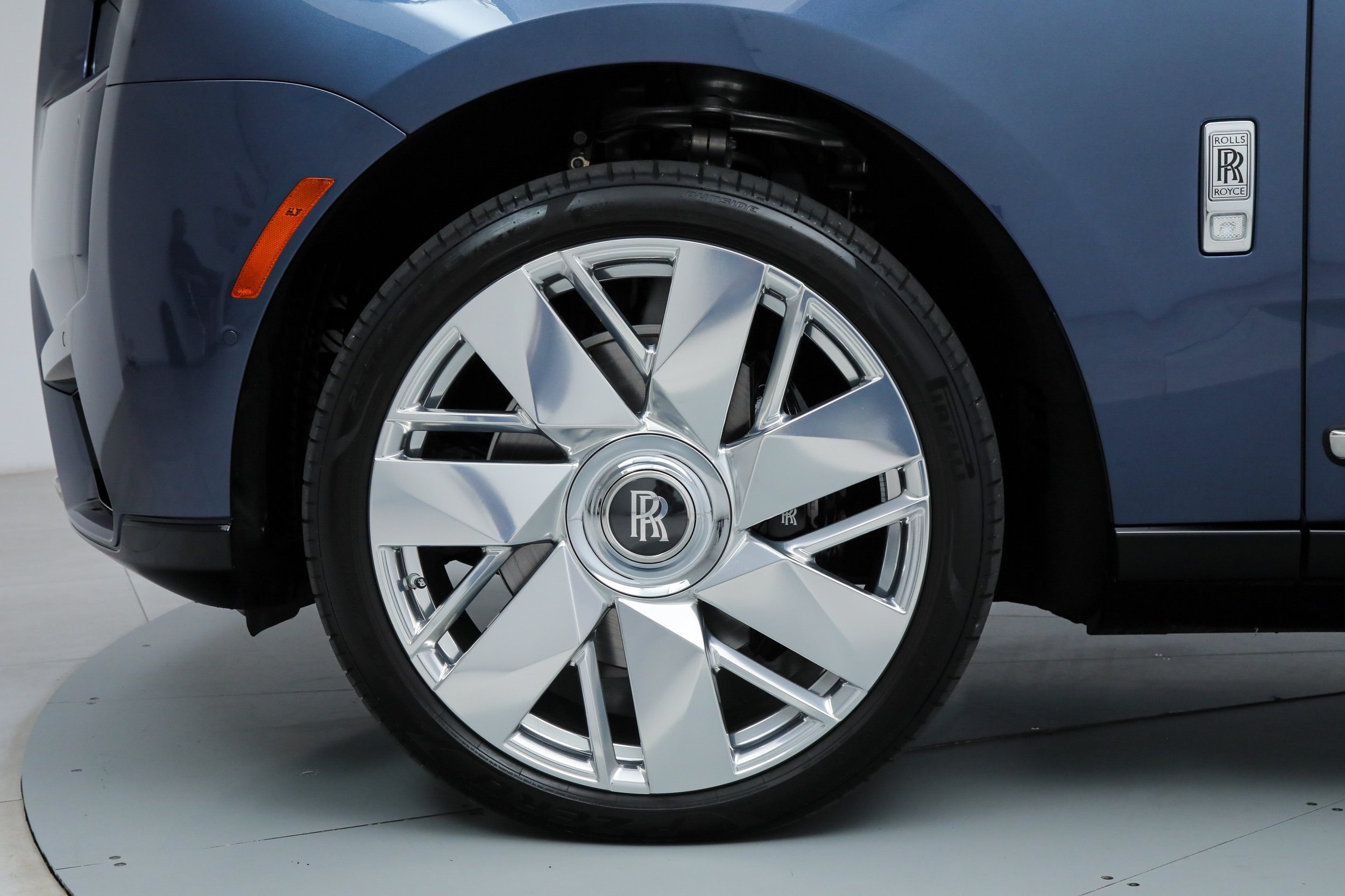 Used 2026 Blue Rolls-Royce  image 36