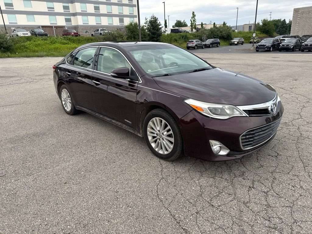 Used 2014  Toyota Limited image 4