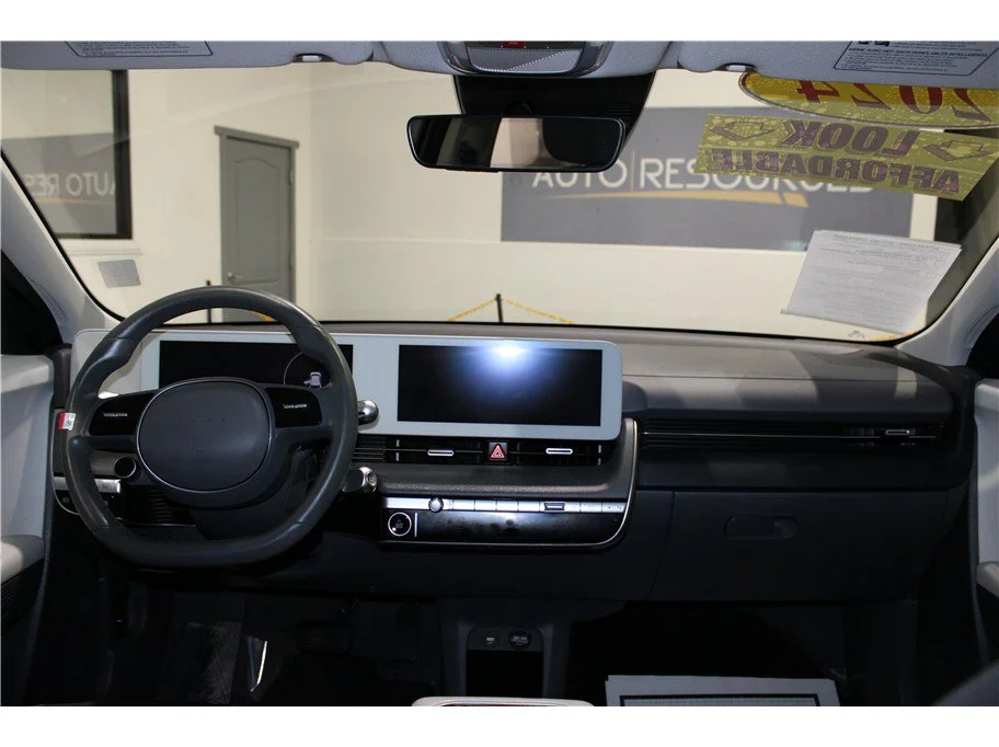 Used 2024 Lucid Blue Hyundai SEL image 14