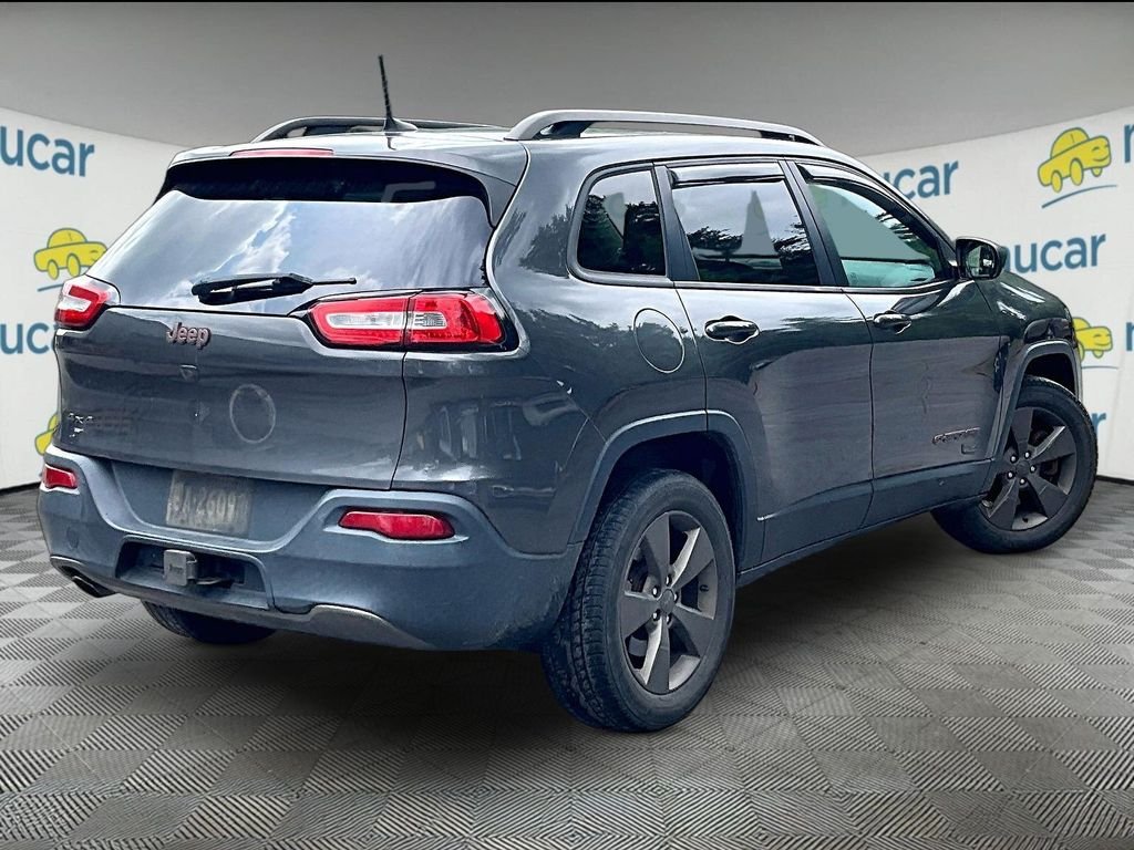 Used 2016 Granite Crystal Metallic Clearcoat Jeep Latitude image 6