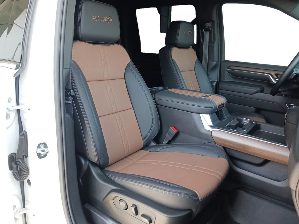 Used 2024 White Chevrolet High Country image 29