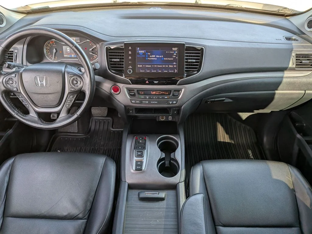 Used 2023 White Honda RTL image 24