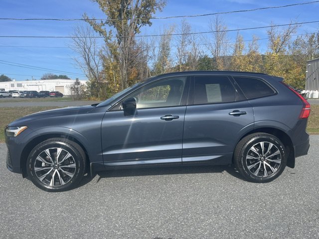 Used 2024 Blue Volvo Core Dark Theme image 2