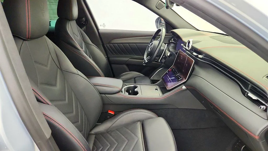 Used 2023 Grigio Cangiante Tri-Coat Maserati Modena AWD w/ Premium Plus Pkg & Full Premium Leather image 23