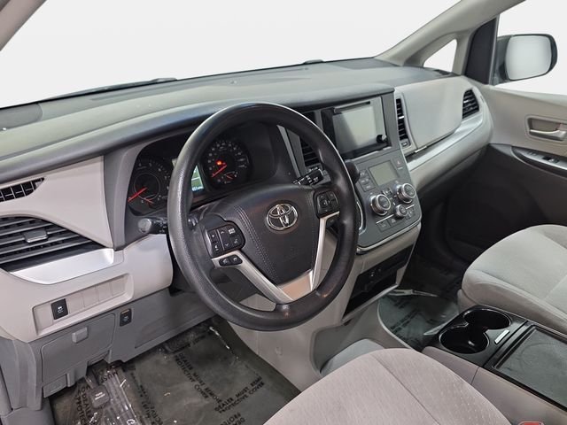 Used 2016 Gray Toyota LE image 16
