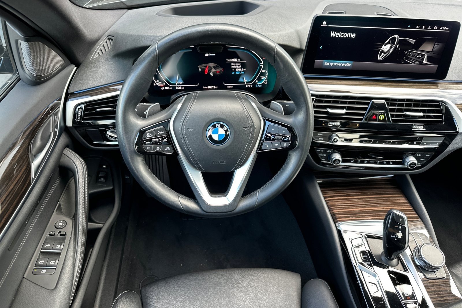 Used 2023 Dark Graphite Metallic BMW 530e xDrive image 13