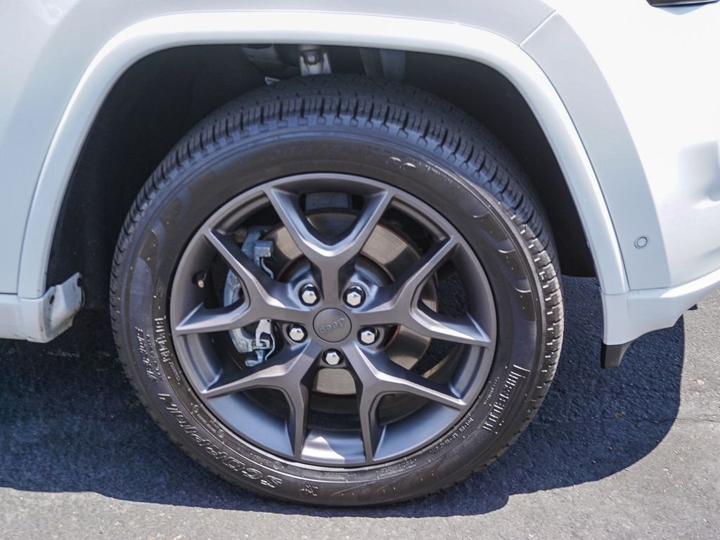 Used 2021 White Jeep Limited image 10