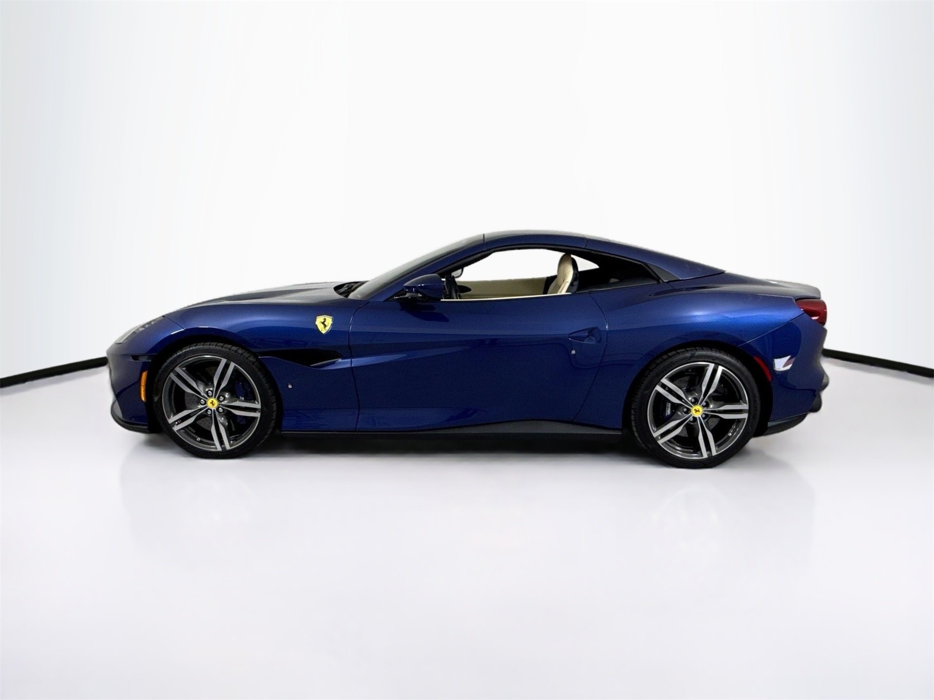 2022 Ferrari Portofino Base photo 4
