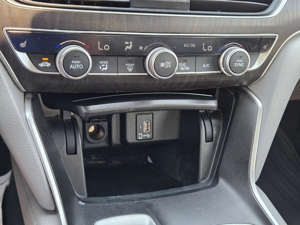 Used 2020 Silver Honda EX-L image 28