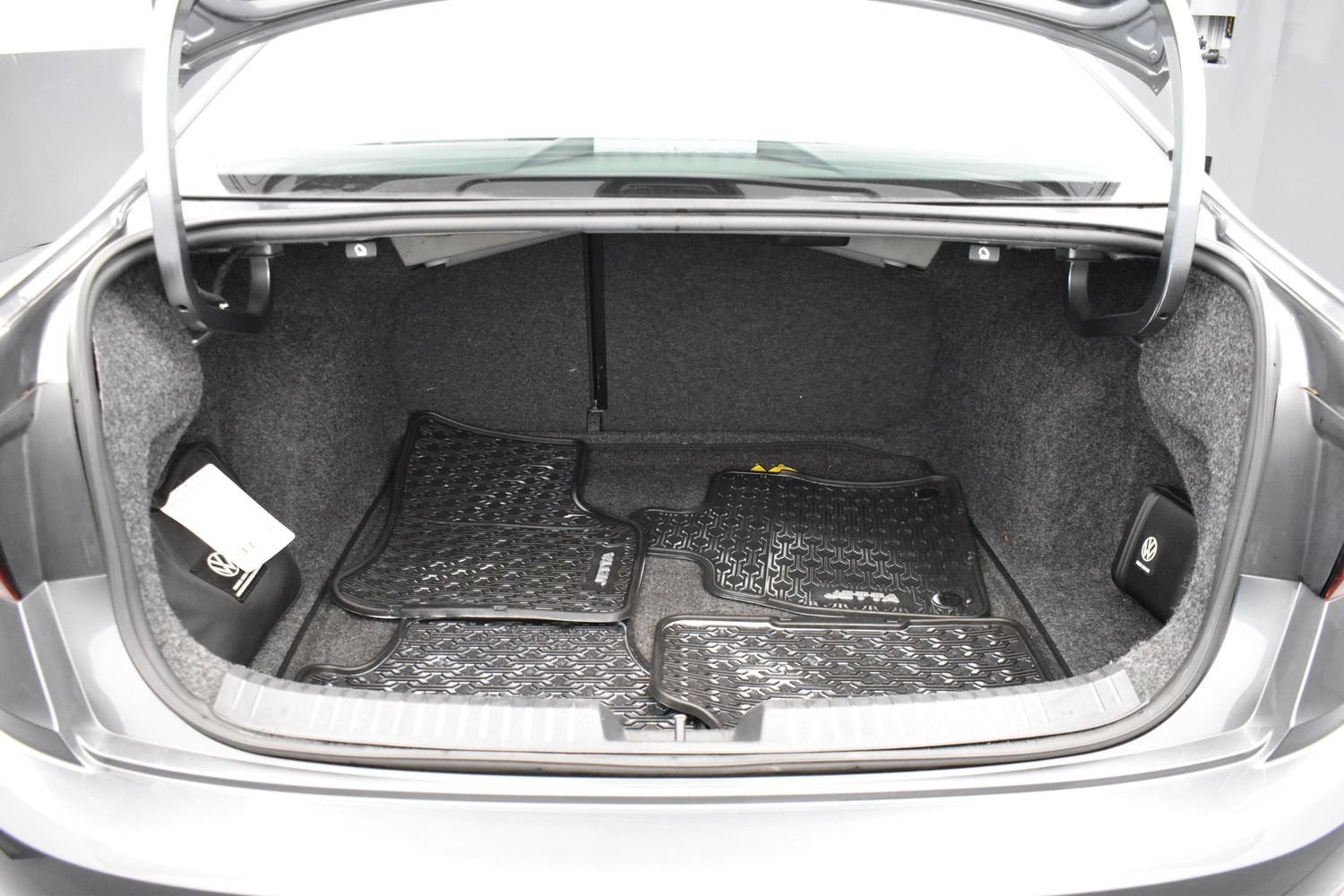 Used 2021 Gray Volkswagen  image 13