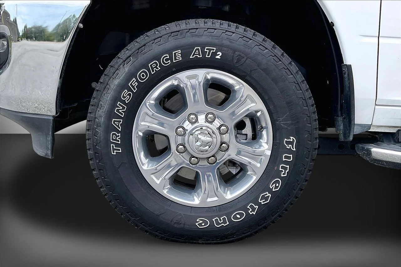 Used 2025 White Ram Big Horn image 33