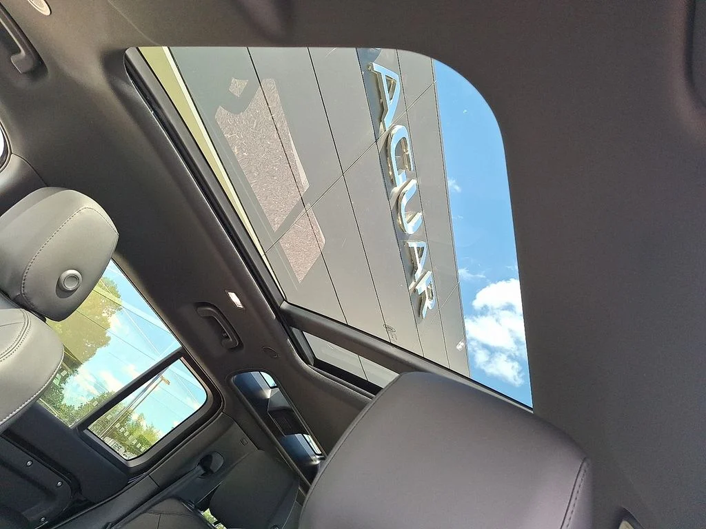 New 2026 Santorini Black Land Rover S image 10