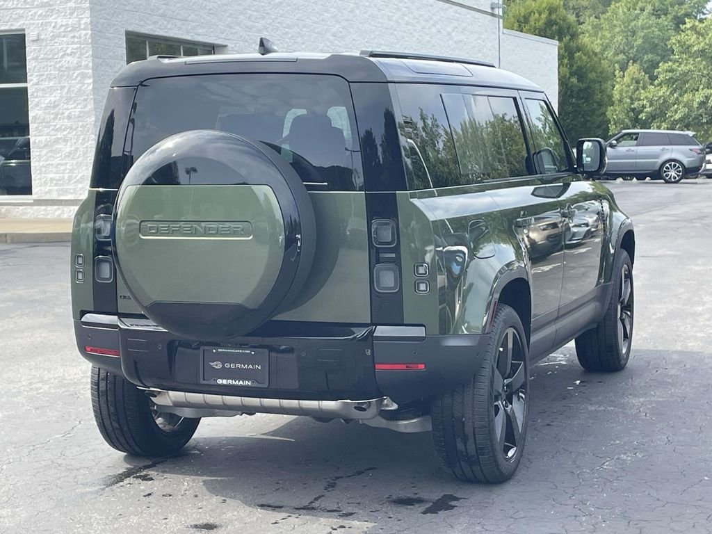 New 2026 Woolstone Green Land Rover S image 7