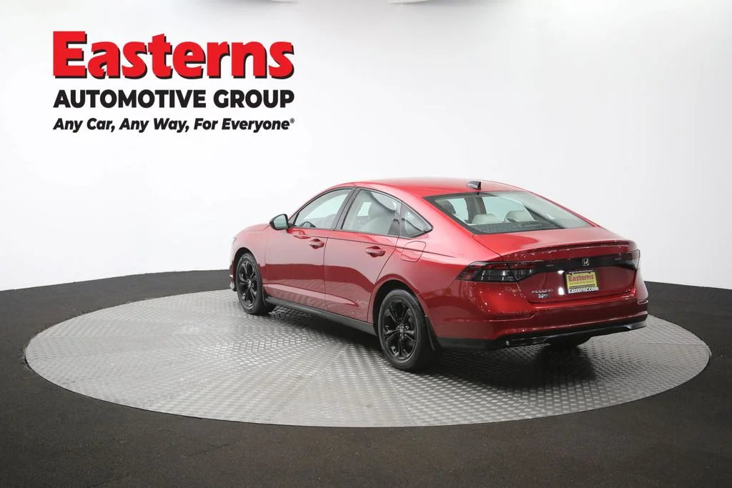 Used 2025 Red Honda SE image 65