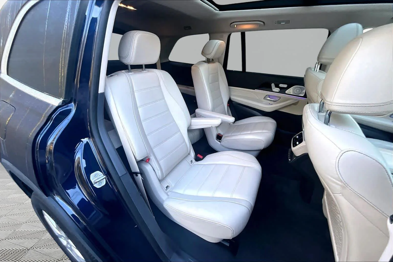 Used 2020 Lunar Blue Metallic Mercedes-Benz GLS 450 image 38
