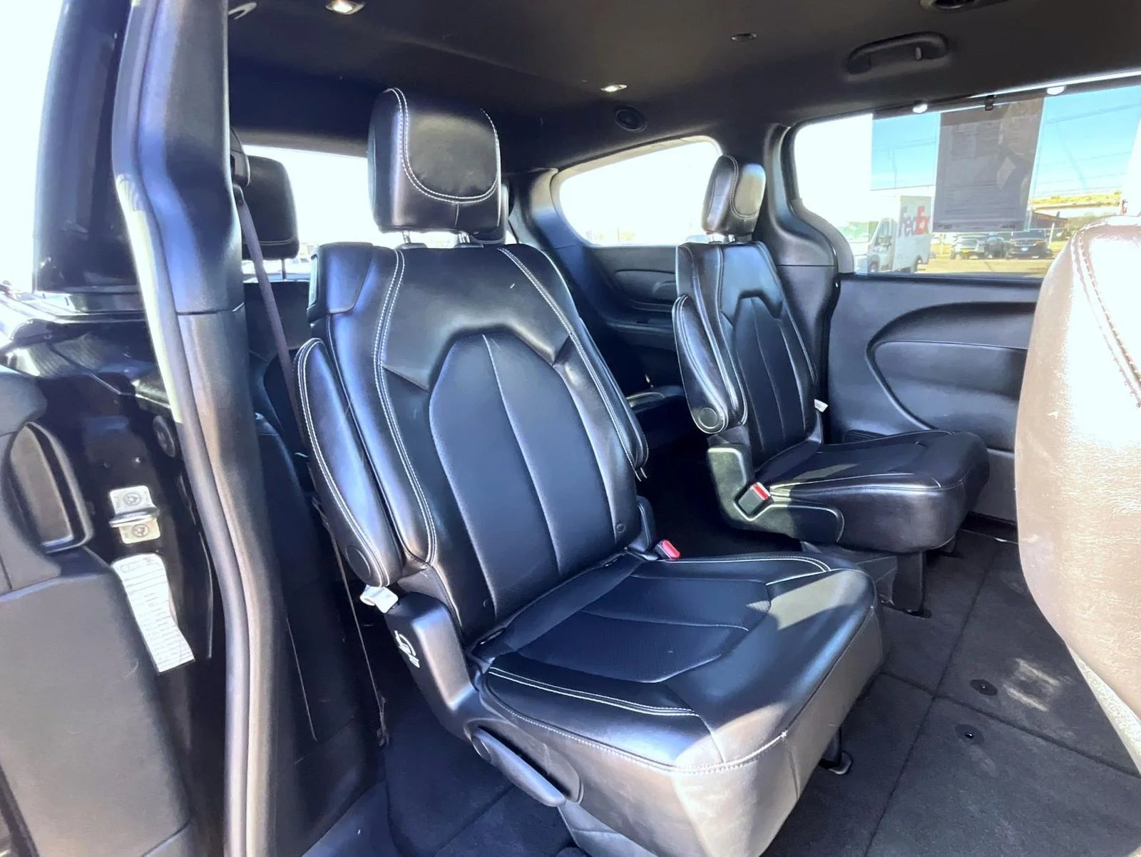 Used 2025 Black Chrysler Select image 18