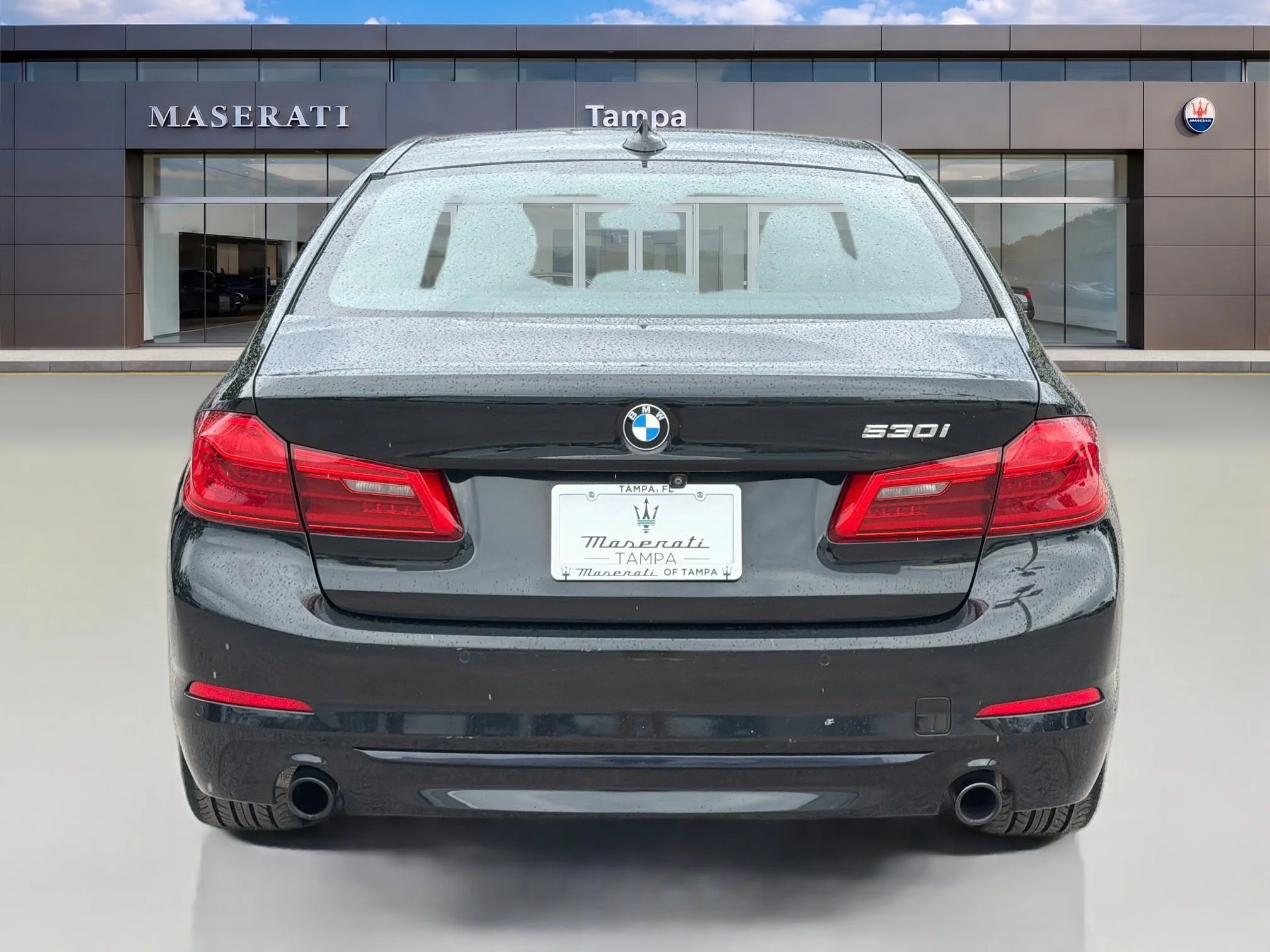 Used 2020 Black Sapphire Metallic BMW 530i image 4