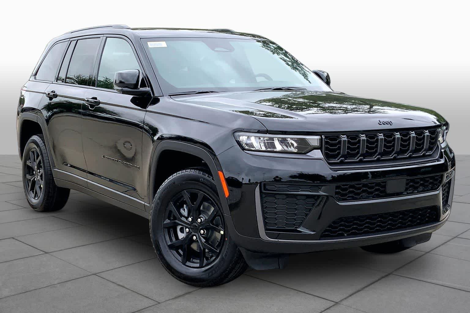New 2026 Diamond Black Crystal Pearlcoat Jeep Laredo Altitude image 2