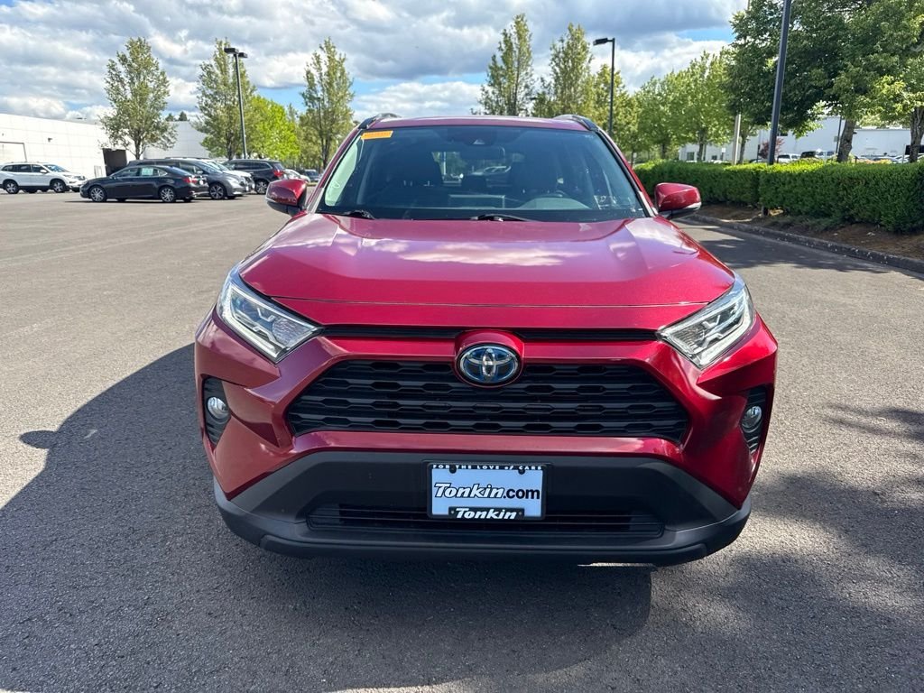 Used 2020 Ruby Flare Pearl Toyota XLE image 2