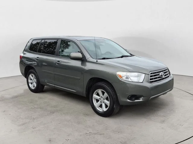 Used 2010 Green Toyota Base image 3