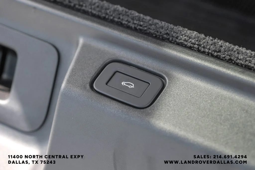 Used 2023 Silver Land Rover SE image 55