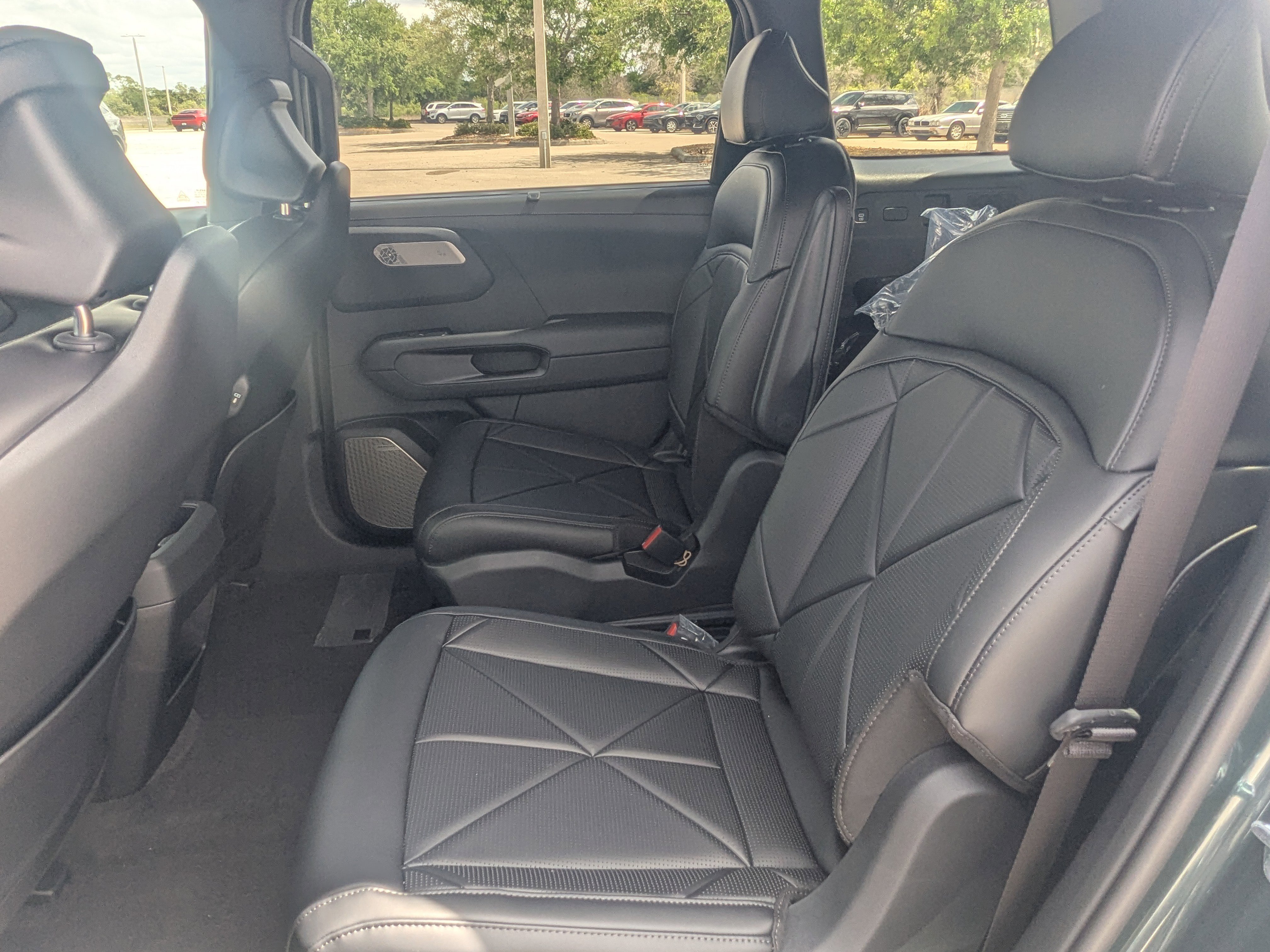 New 2027 Black Jade Green Kia SX image 19