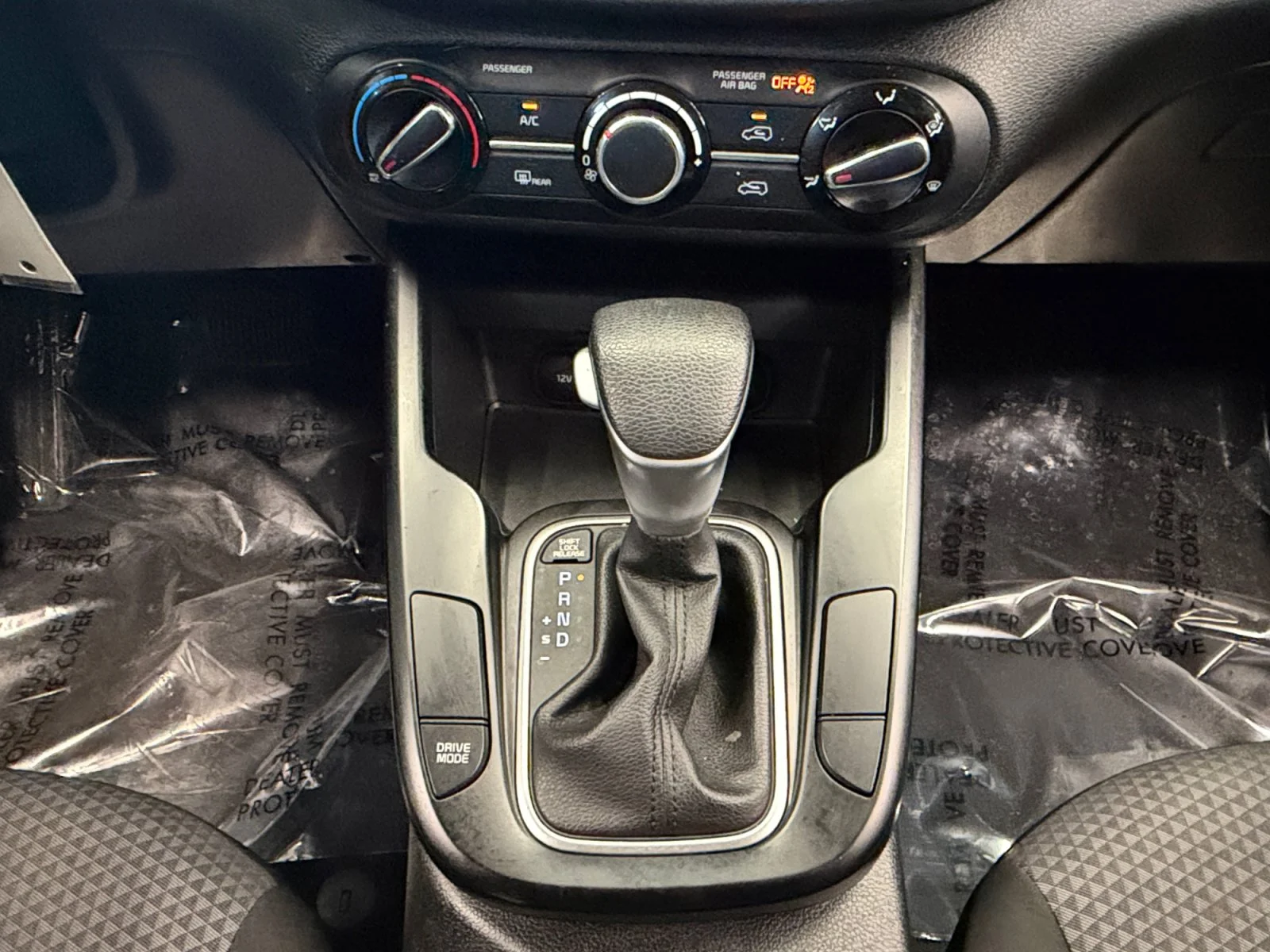 Used 2023 Fusion Black Kia LX image 22