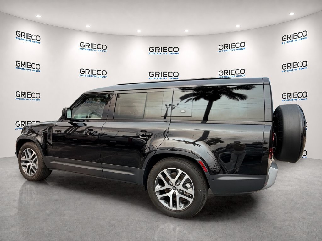 Used 2023 Black Land Rover SE image 5