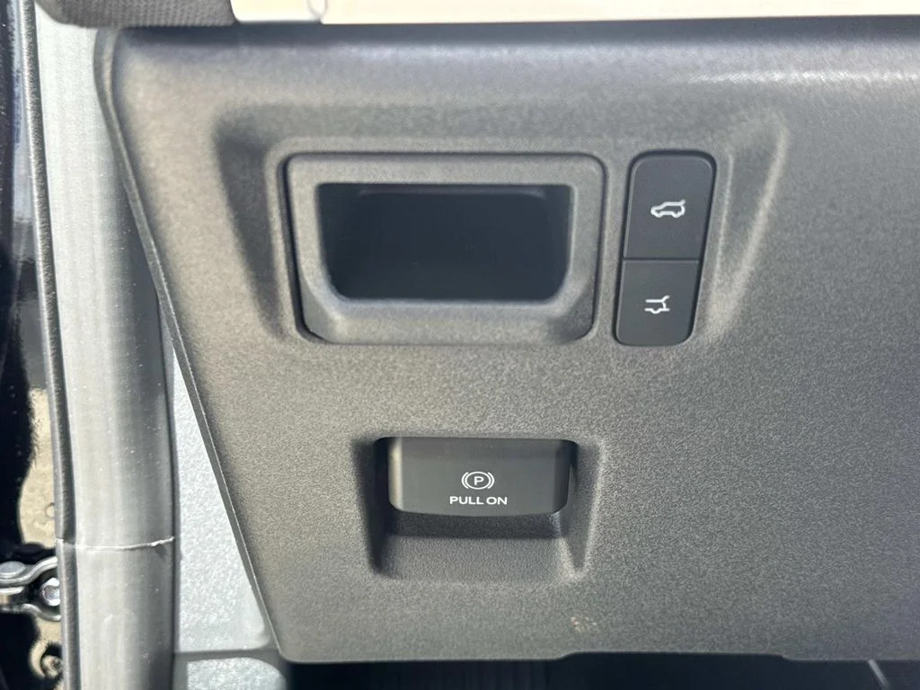 New 2026 Agate Black Metallic Ford Active image 42