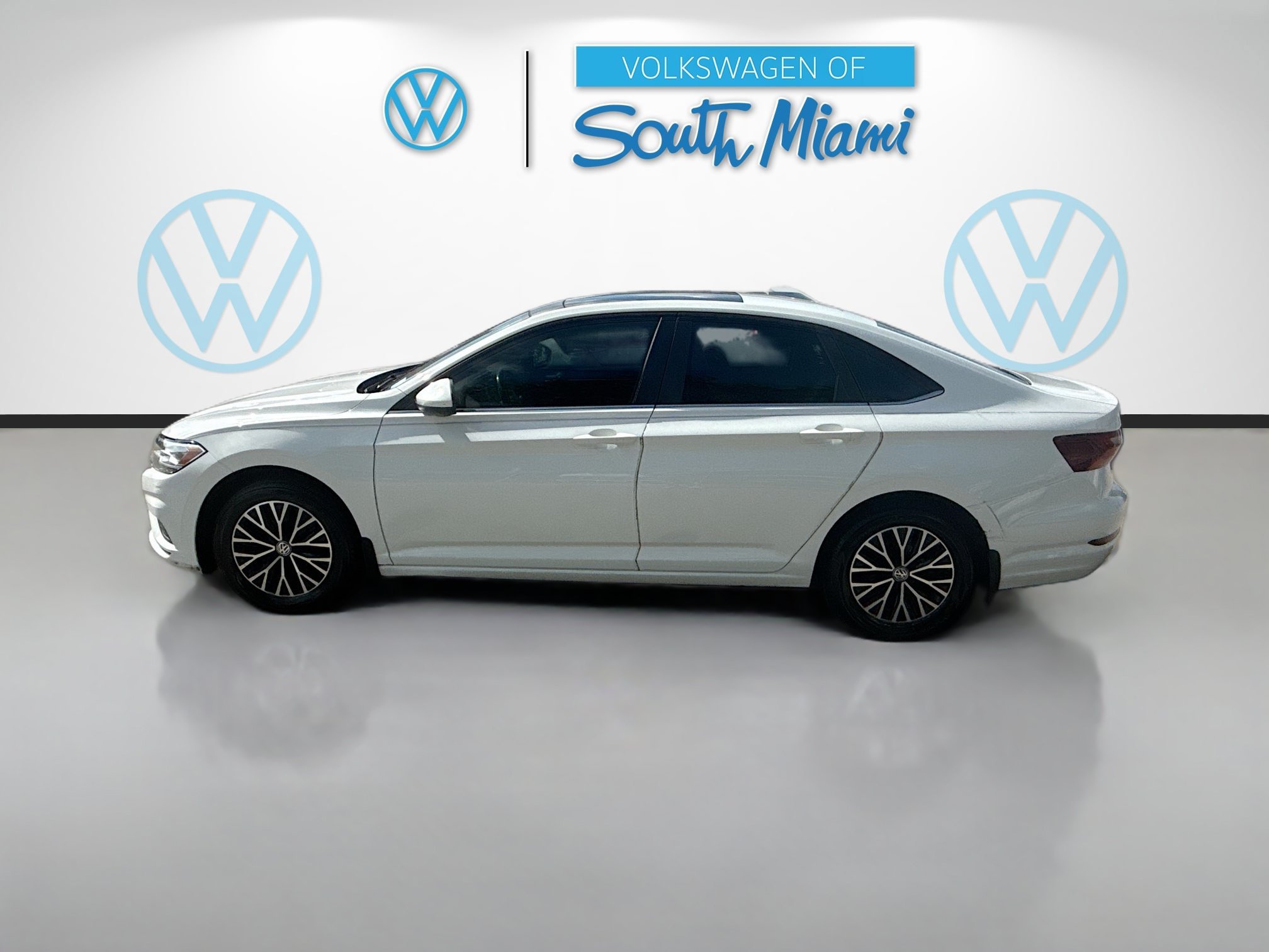 Used 2019 Pure White Volkswagen 1.4T SE image 4