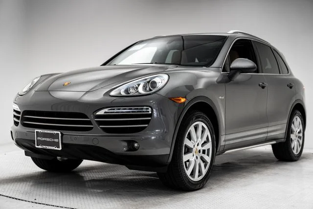 Used 2014  Porsche Diesel Platinum Edition image 1
