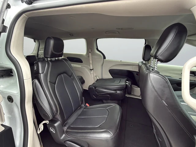 Used 2024 White Chrysler Touring L image 25