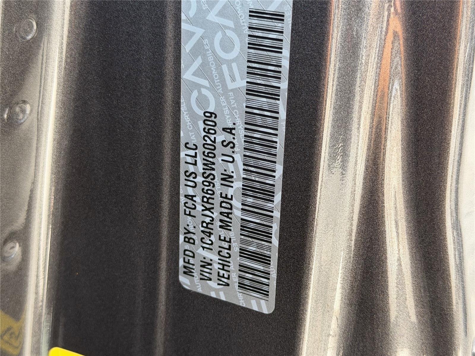 Used 2025 Granite Crystal Metallic Clearcoat Jeep Rubicon image 29