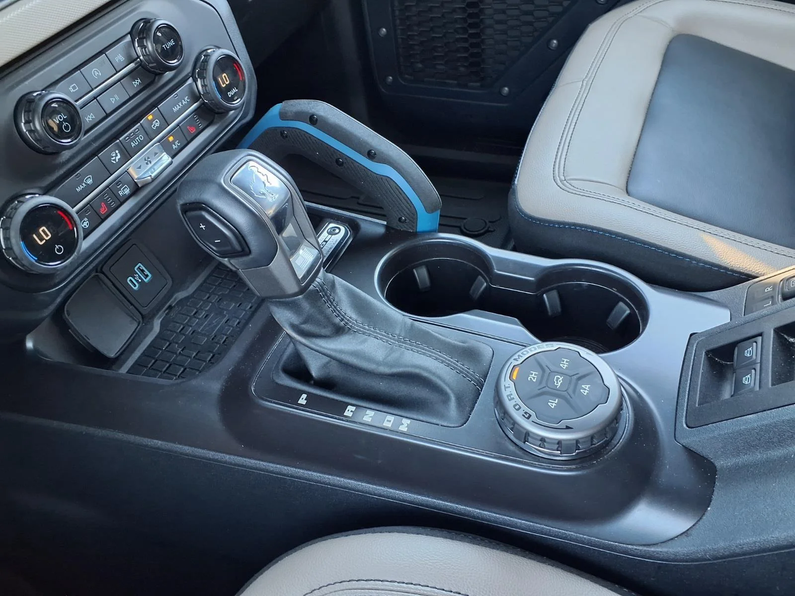 Used 2024 Cactus Gray Ford Wildtrak image 14