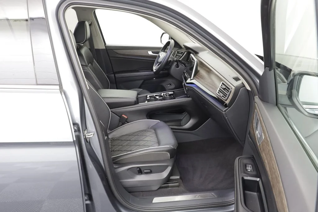 2024 Volkswagen Atlas SEL Premium R-Line - Photo 23