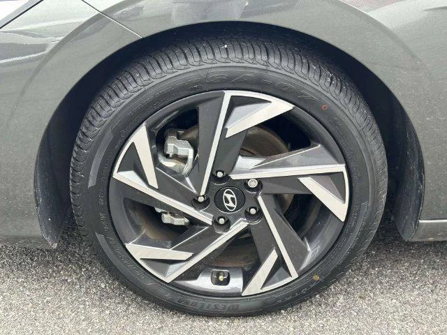 Used 2024 Amazon Gray Hyundai SEL image 10