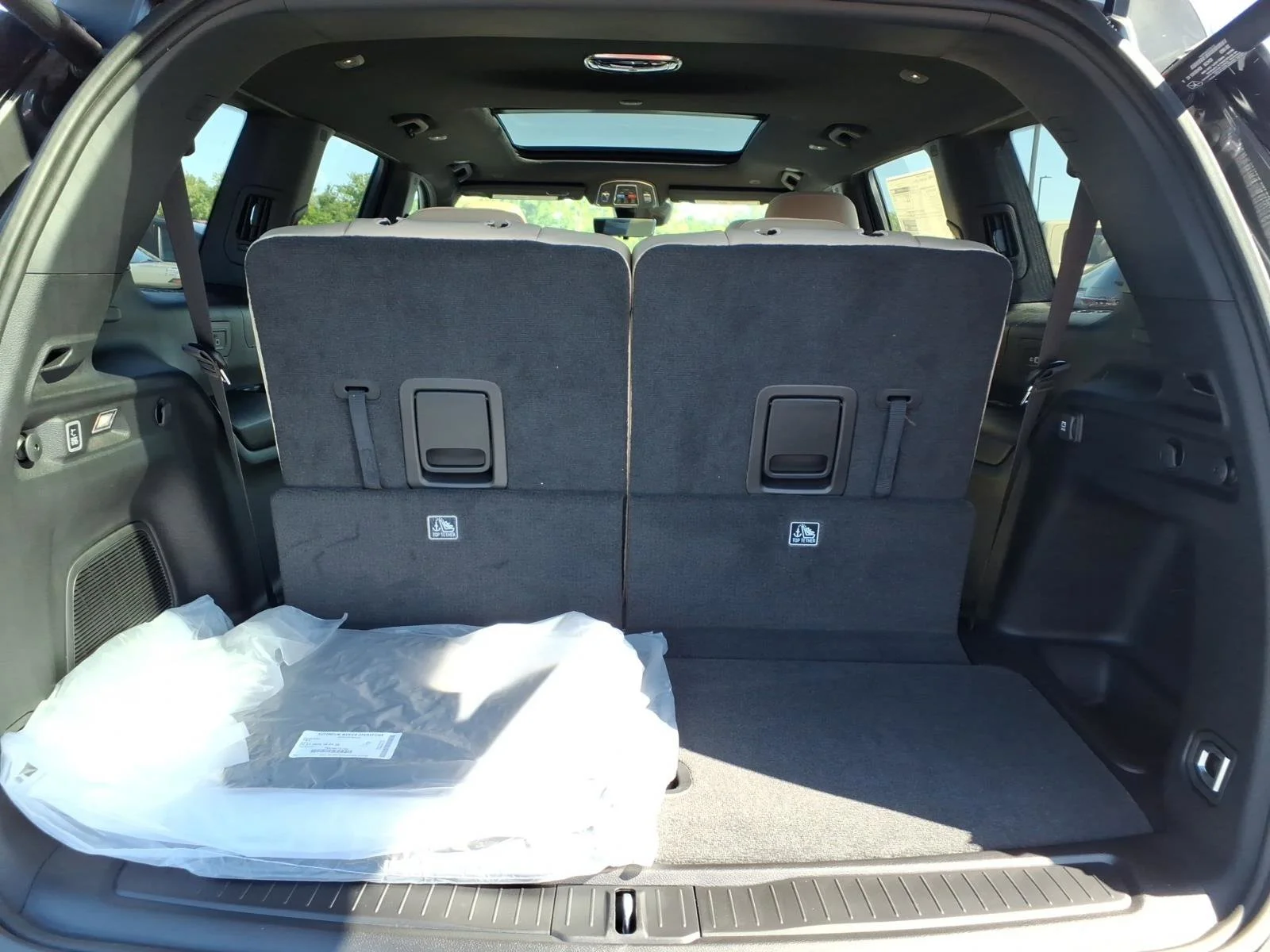 New 2026 Baltic Gray Metallic Clear-Coat Exterior Paint Jeep Limited image 20