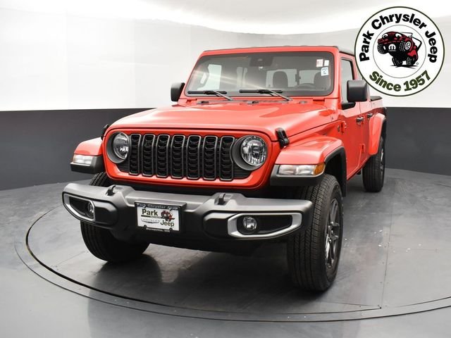 Used 2024 Jeep Gladiator Sport S with VIN 1C6HJTAG0RL112670 for sale in Burnsville, Minnesota