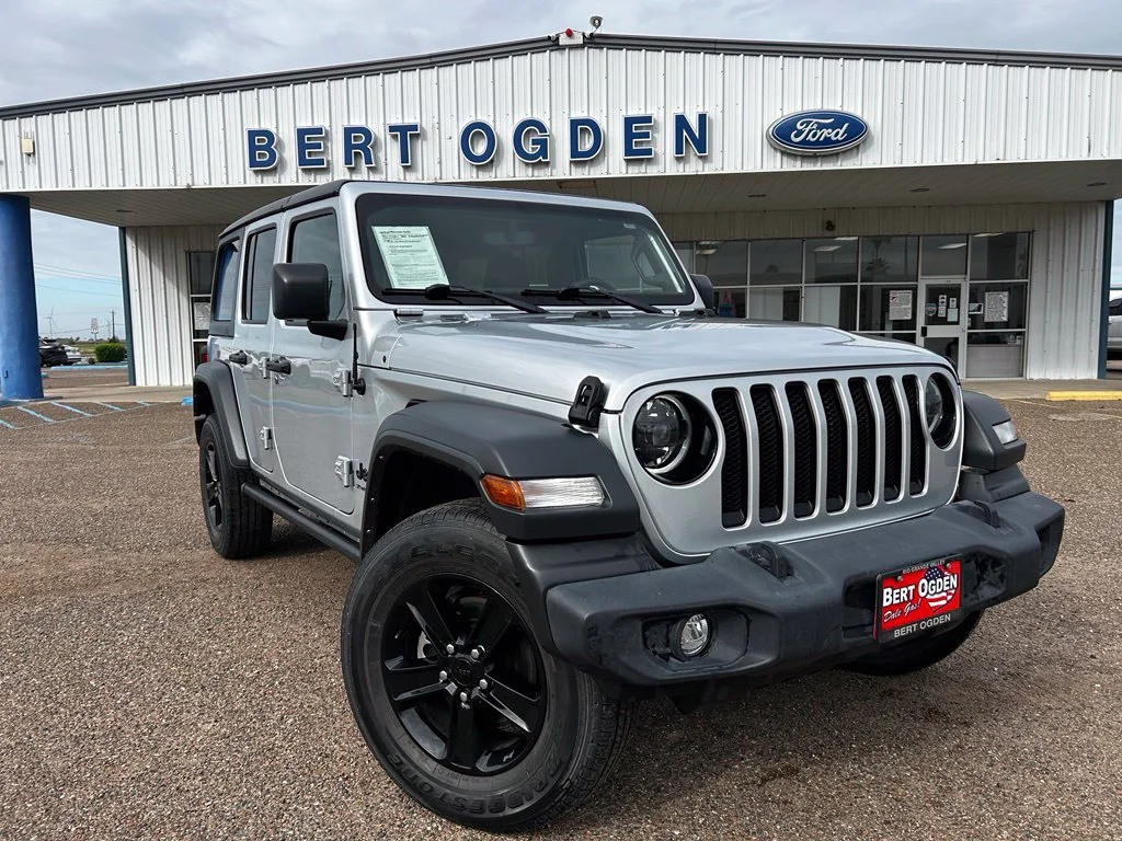 Used 2023 Silver Jeep Sport image 1