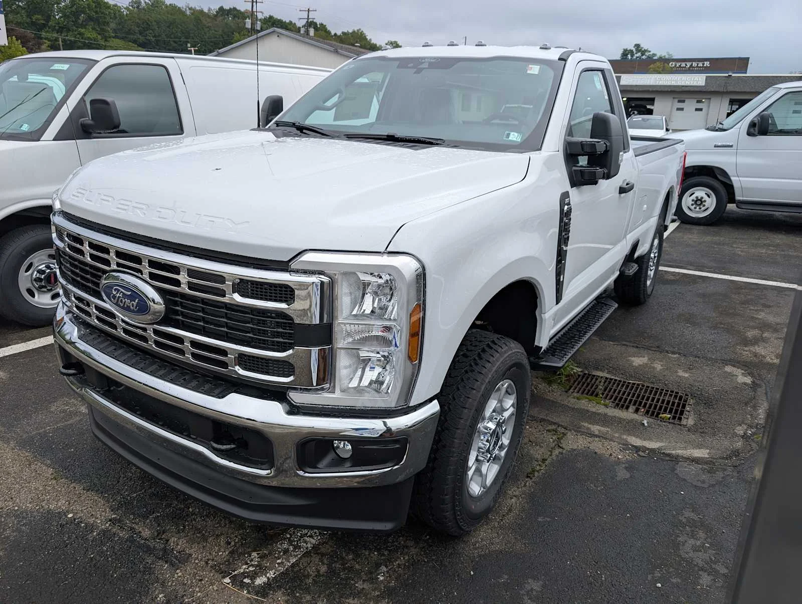 New 2026 Oxford White Ford F-250® XLT image 4