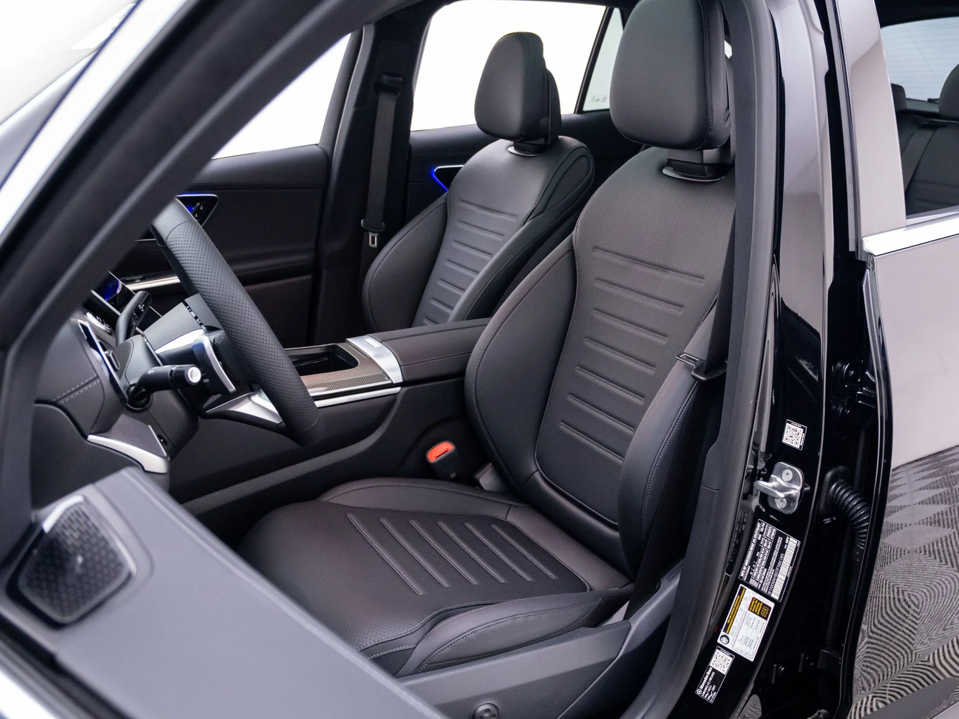 New 2026 Black Mercedes-Benz GLC 300 image 17
