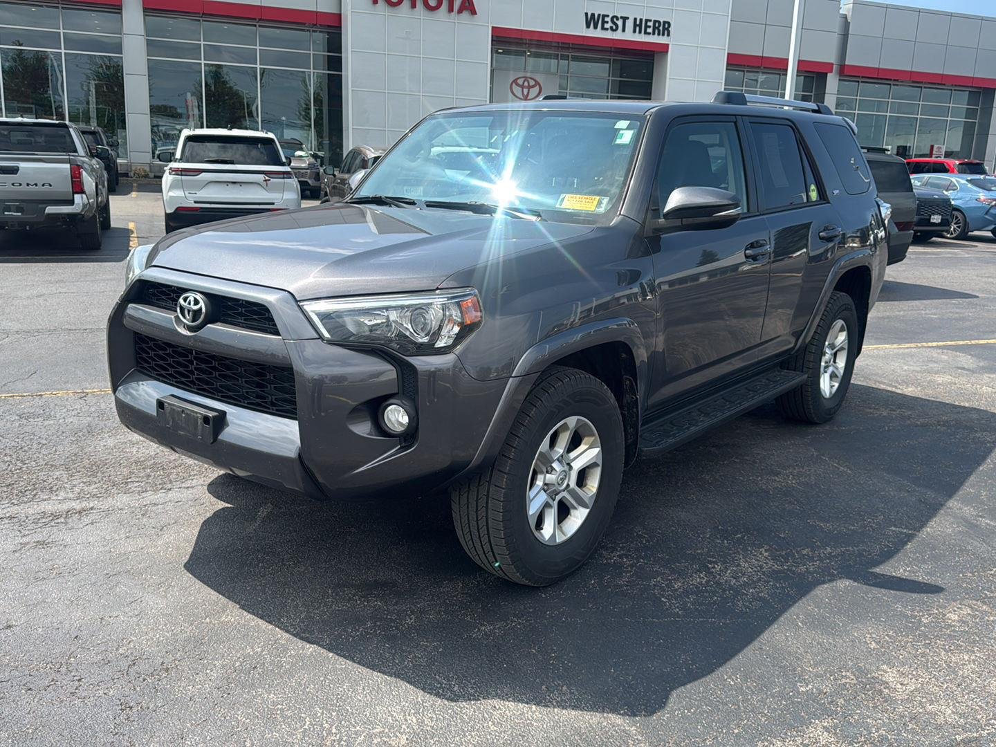Used 2019 Magnetic Gray Metallic Toyota SR5 Premium image 3