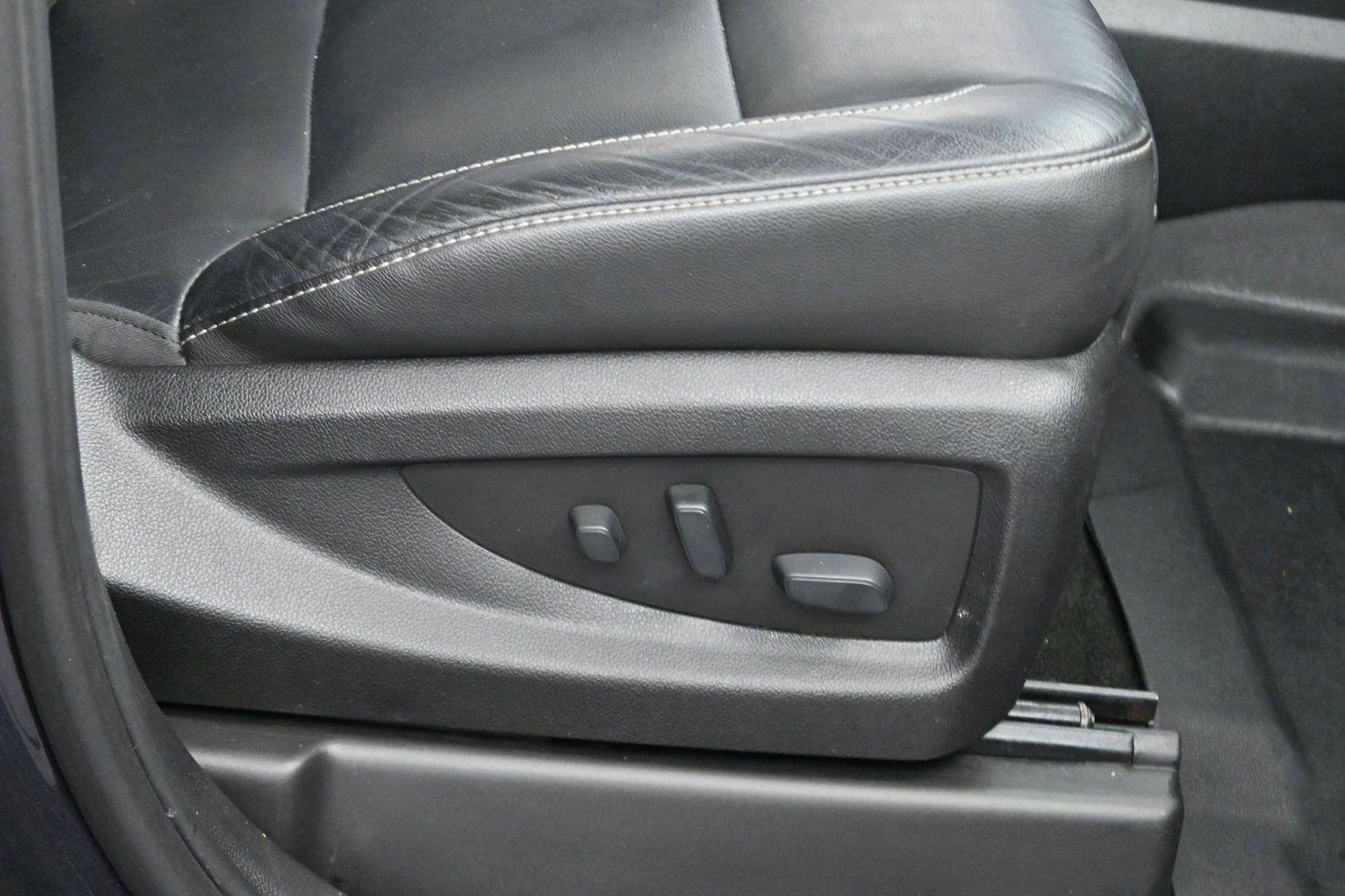 Used 2018 TUNGSTEN METALLIC Chevrolet LT image 39