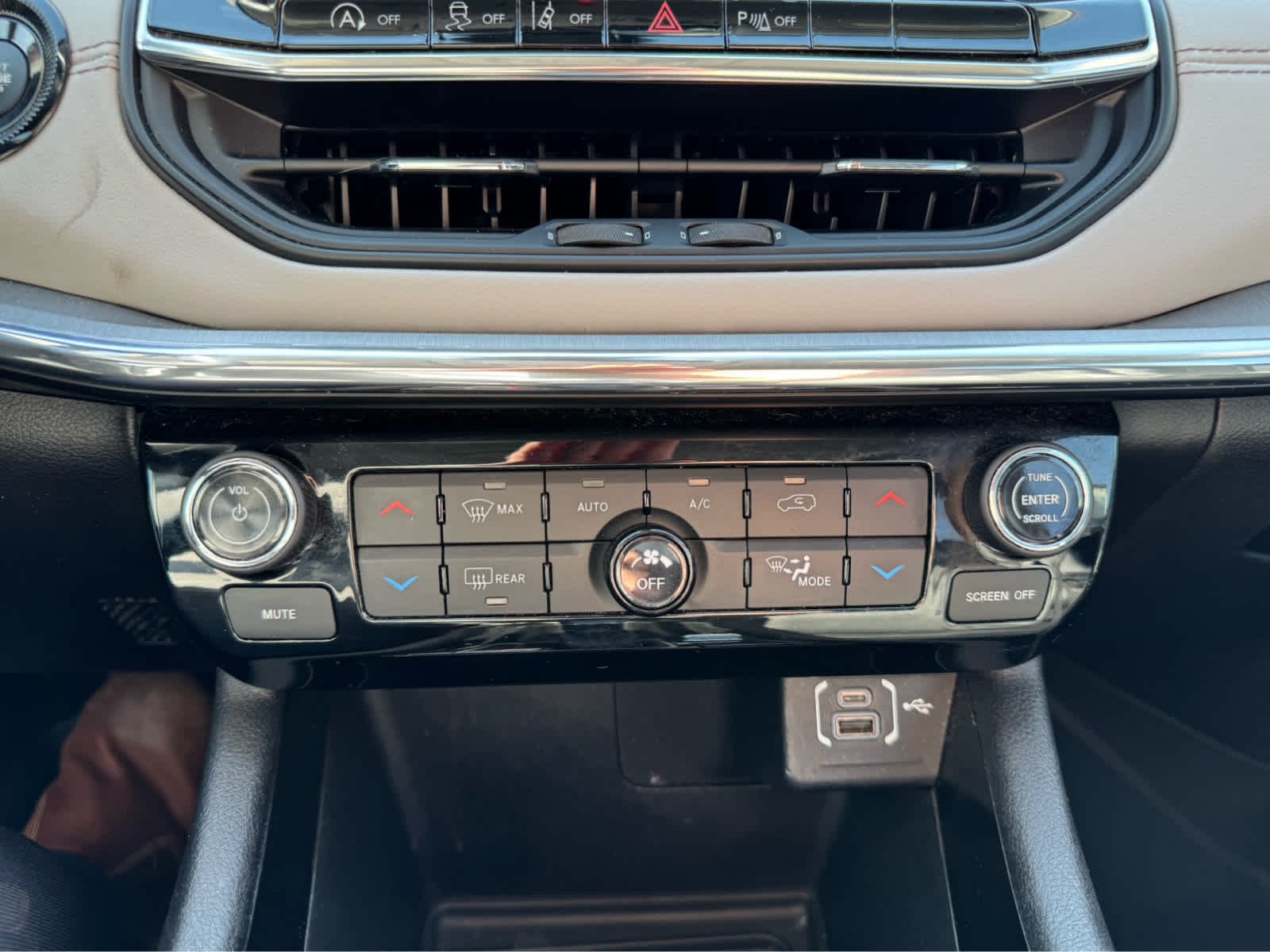 Used 2022 Bright White Clearcoat Jeep Limited image 19