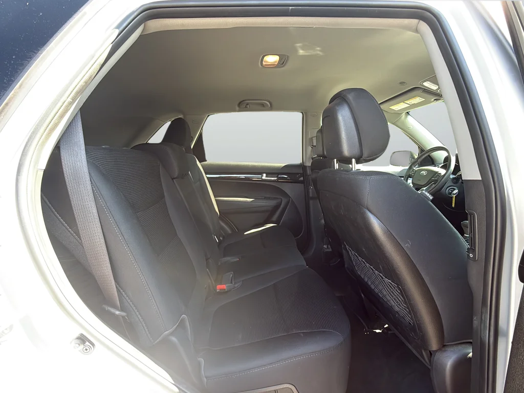 Used 2014 Silver Kia LX image 13