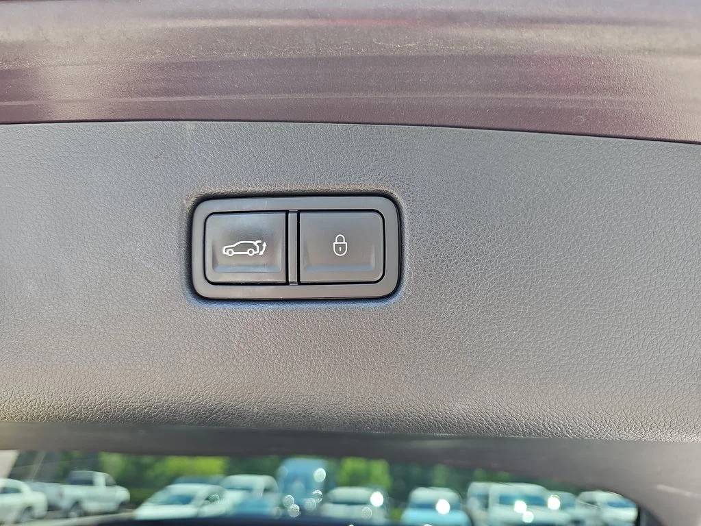 Used 2022 Red Genesis 2.5T image 13
