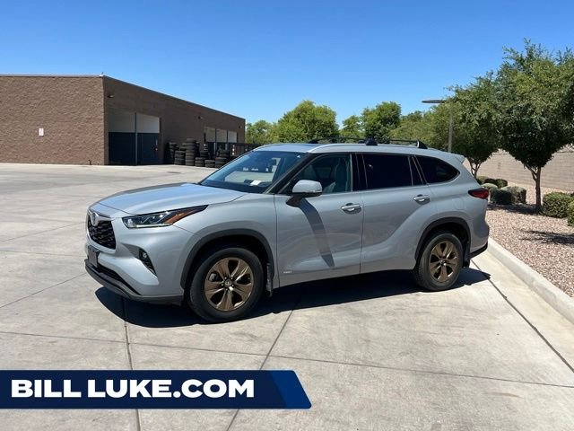 2022 Toyota Highlander Hybrid Bronze Edition