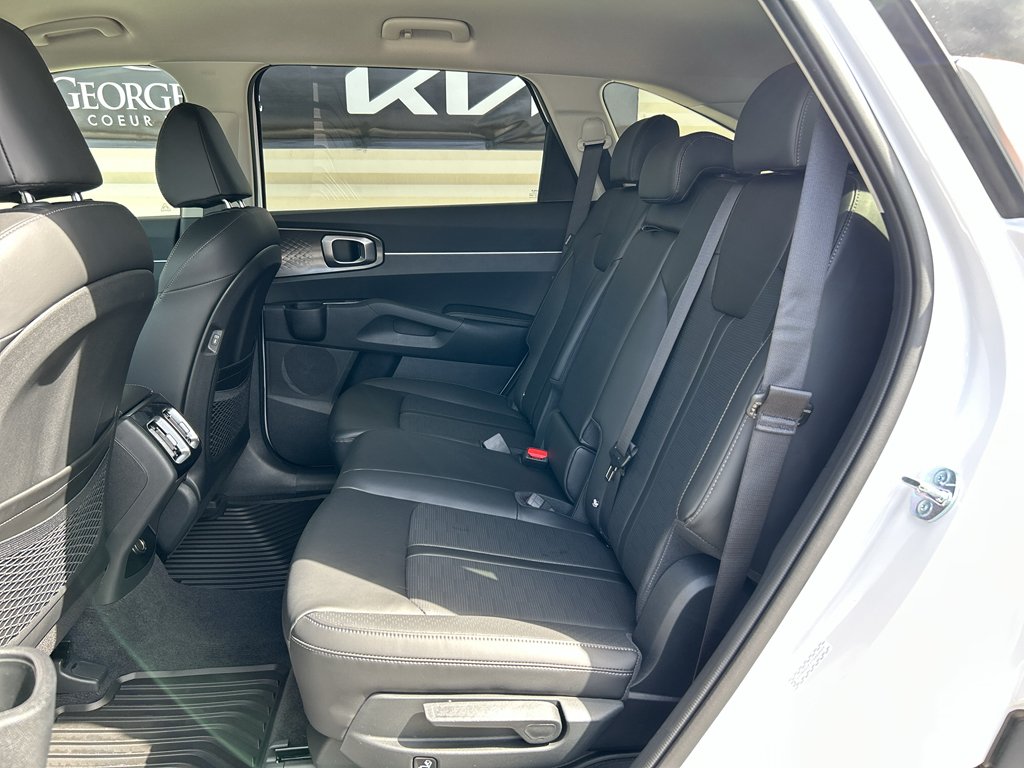 New 2026 Glacial White Pearl Kia EX image 12