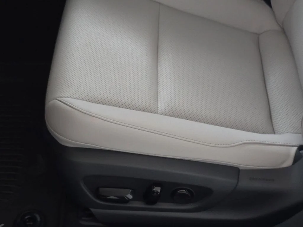 New 2026 Ultra White with Obsidian roof Lexus F SPORT DESIGN AWD image 27