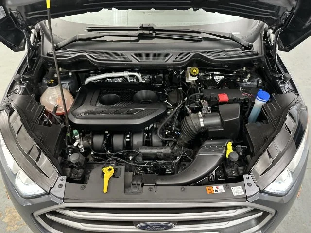 Used 2021 Black Ford SE image 23